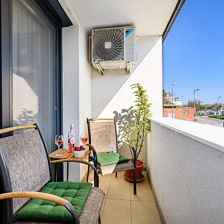 Hid19 Belvaros-free Parking-terrace Az Rq Vizi Elmenypark Es Gyogyfuerdonel *