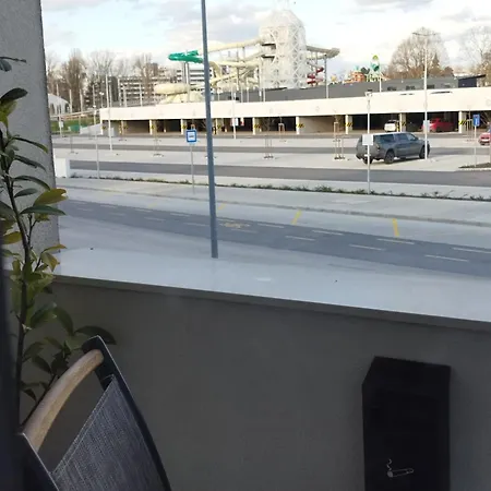 Apartmán Hid19 Belvaros-free Parking-terrace Az Rq Vizi Elmenypark Es Gyogyfuerdonel Ráb